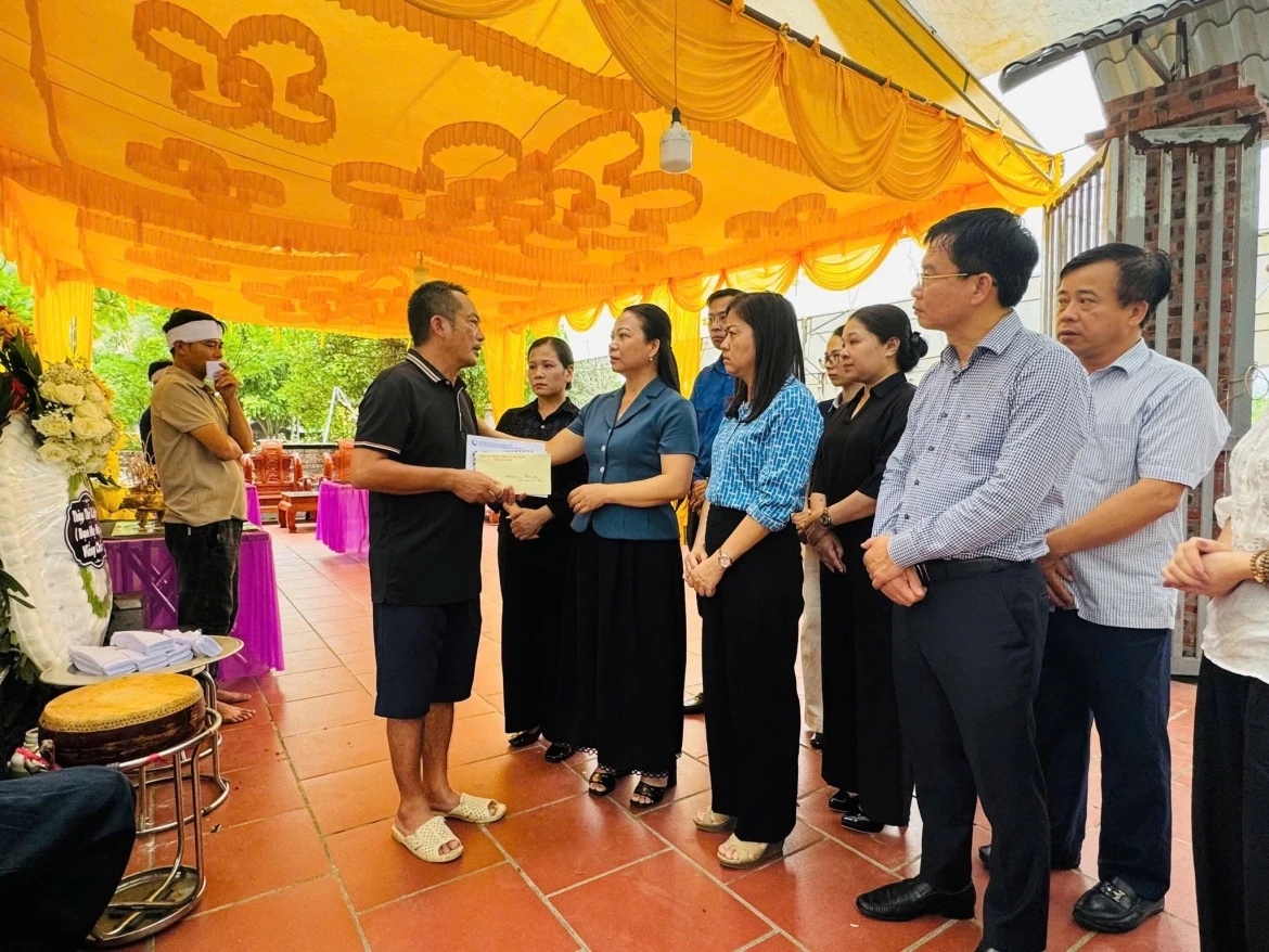 Lãnh đạo Bắc Ninh thăm hỏi gia đình nạn nhân vụ trọng án khiến 4 người tử vong
