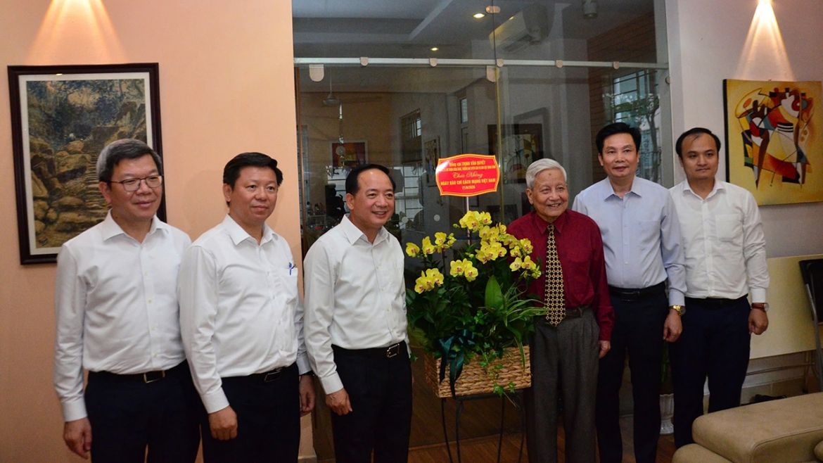 truong ban tuyen giao va dan van trung uong chuc mung bao chi va nha bao lao thanh hinh anh 3