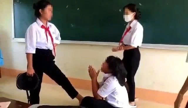 Bạo lực học đường không chỉ bắt đầu ở cổng trường