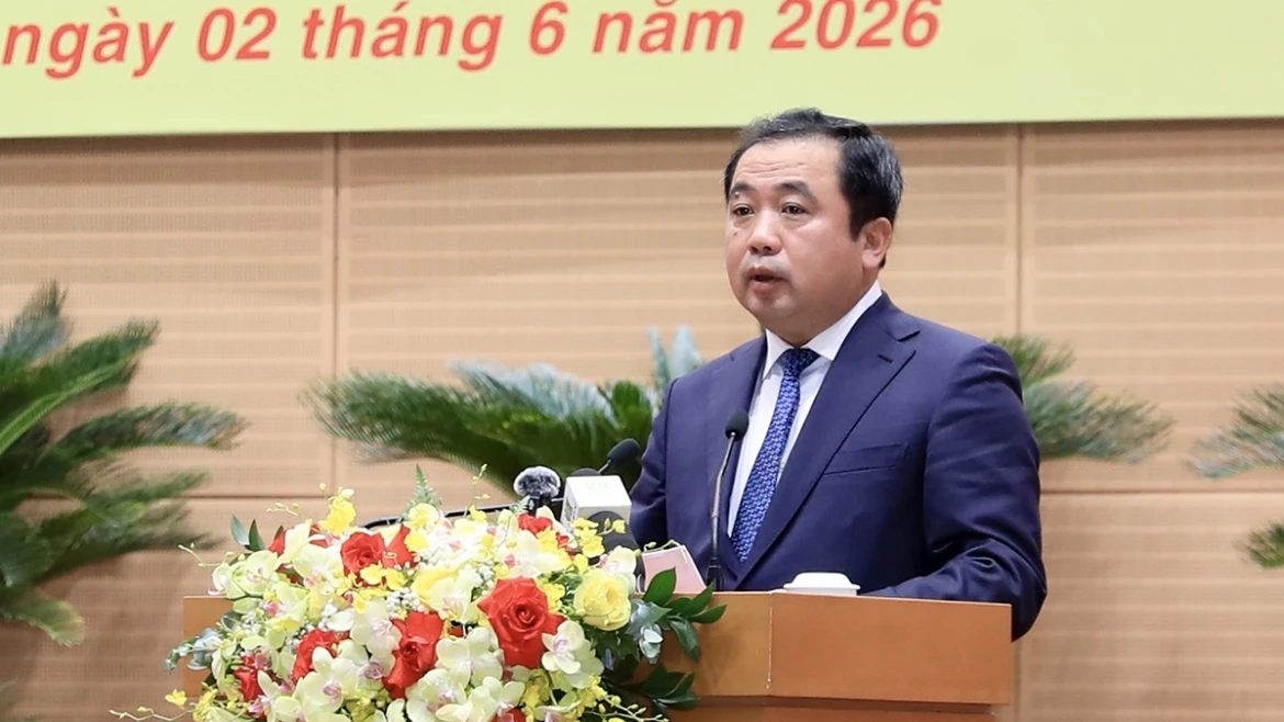 bi thu thanh uy ha noi Dua luat thu do 2026 som di vao cuoc song hinh anh 1