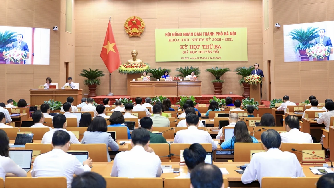 bi thu thanh uy ha noi Dua luat thu do 2026 som di vao cuoc song hinh anh 2
