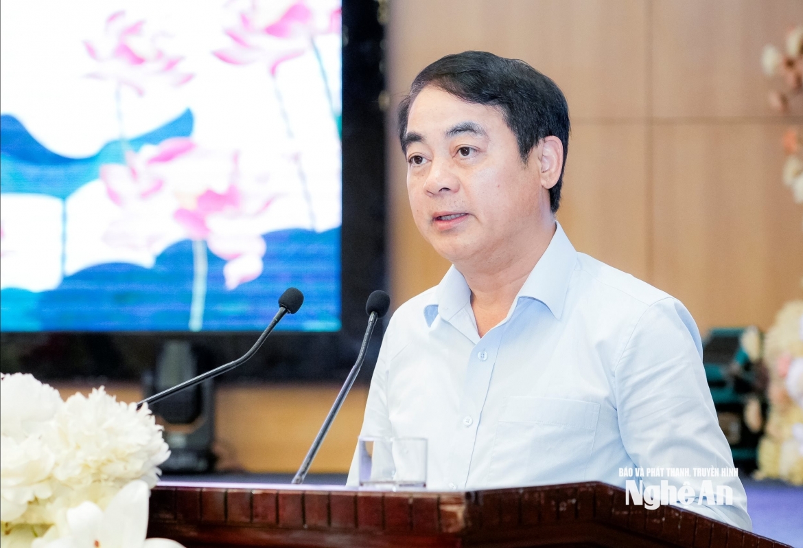 Dong chi ho tung mau de lai nhieu bai hoc quy gia ve xay dung, chinh don Dang hinh anh 2