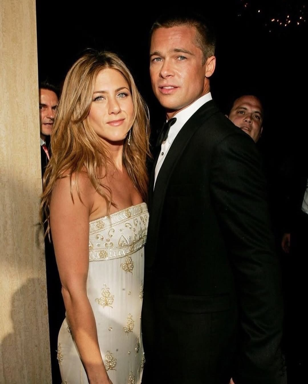 sau hon 20 nam chia tay, vi sao brad pitt va jennifer aniston van gay tiec nuoi hinh anh 2