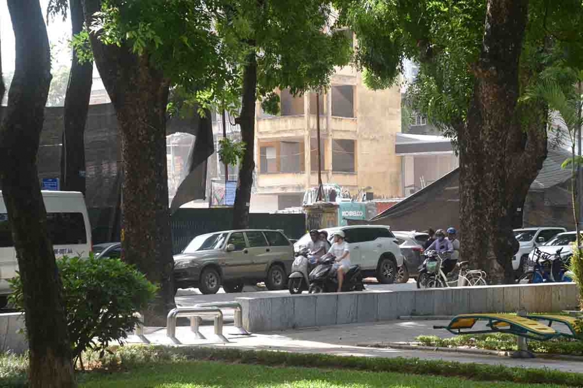 tap the duc voi bui o vuon hoa pasteur, ha noi hinh anh 3