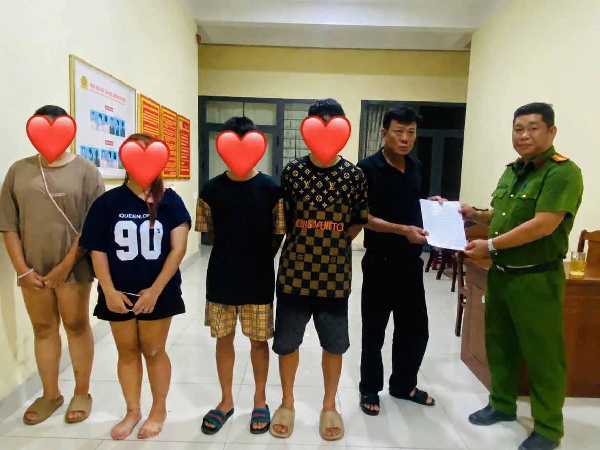 Kịp thời hỗ trợ 4 thiếu niên ngoại tỉnh trở về nhà an toàn