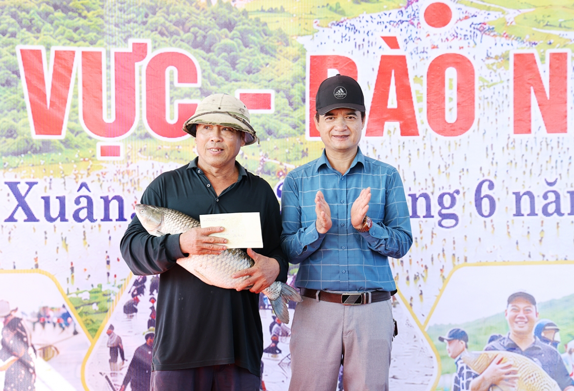 tu cu gia den em nho vui hoi danh ca vuc rao o ha tinh hinh anh 11