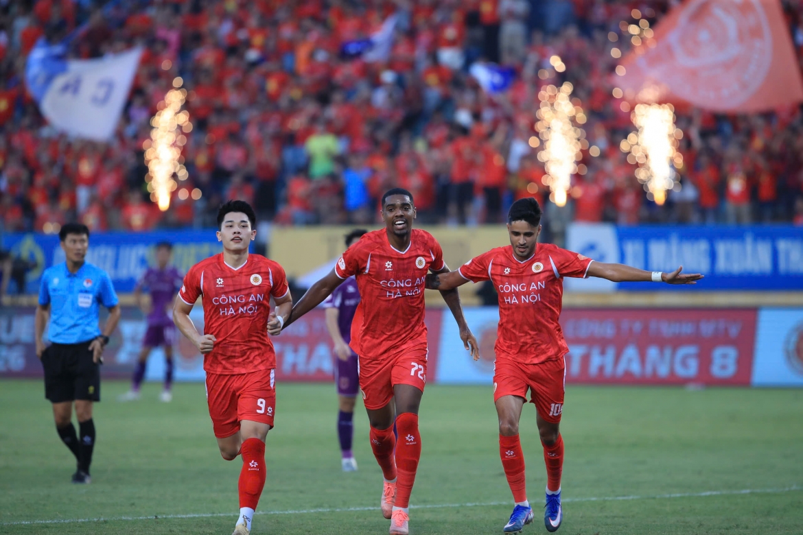 Doi hinh tieu bieu v-league 2025 2026 clb cahn va the cong viettel ap dao hinh anh 1