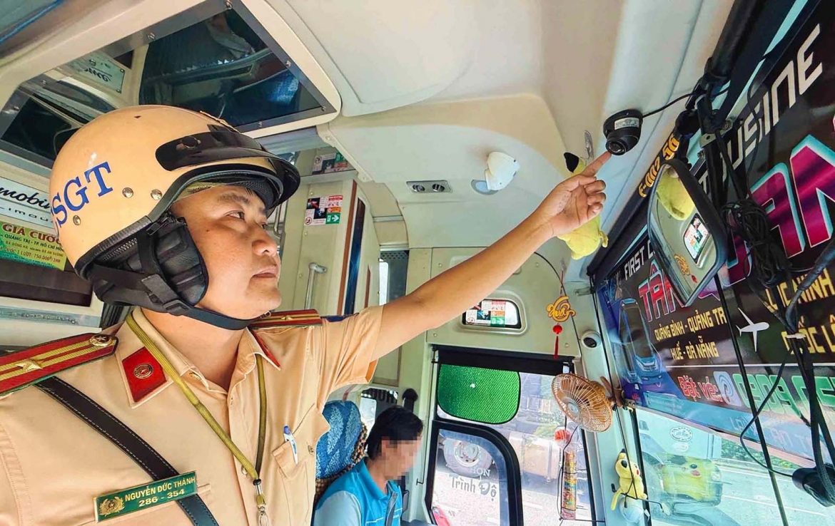 De xuat lap camera tren xe tai, giam sat va xu ly vi pham theo thoi gian thuc hinh anh 1