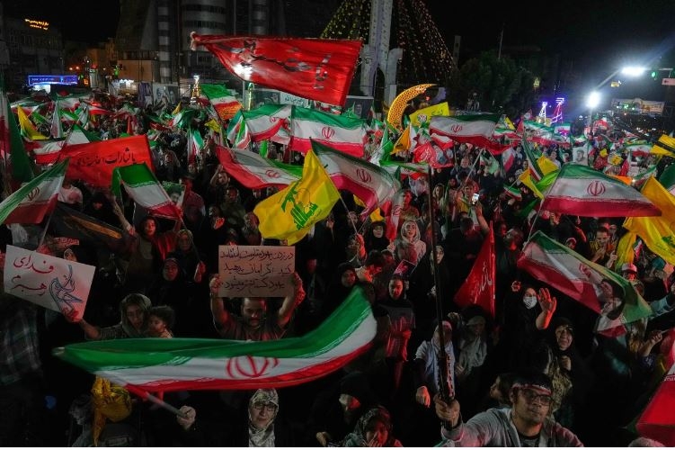 iran canh bao se danh bai lenh phong toa hai quan cua my hinh anh 1