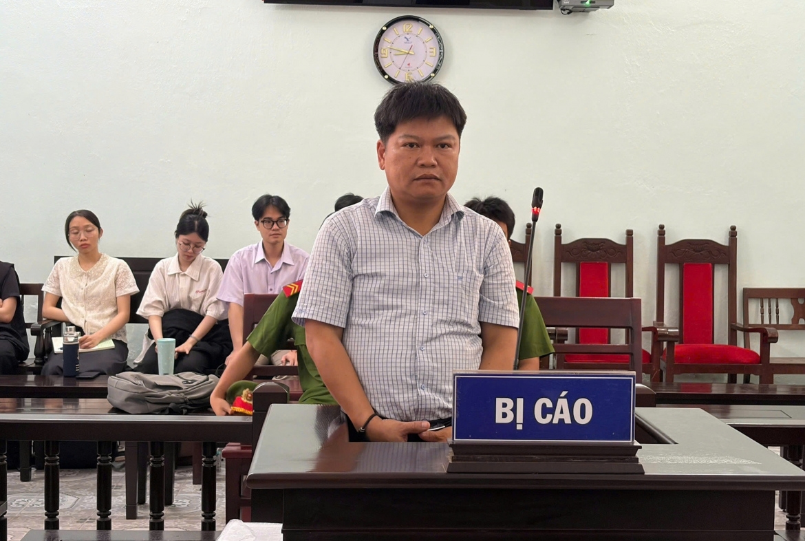 tu choi tien cam on cua viet A, cuu giam doc cdc duoc mien trach nhiem hinh su hinh anh 1