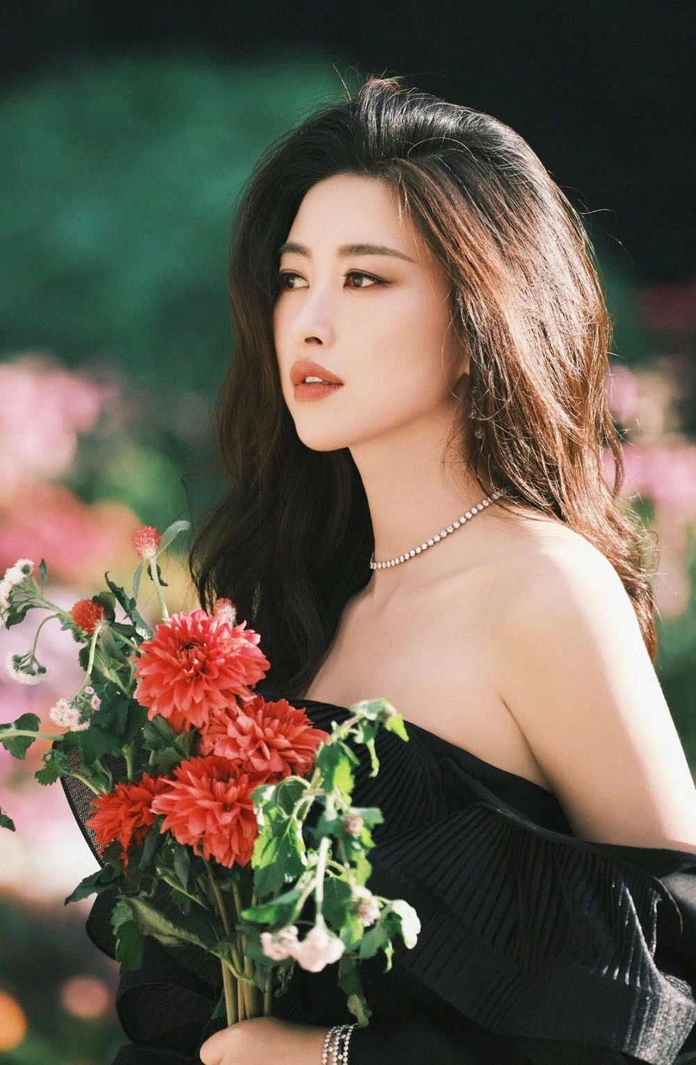nguoi dep chu chau tung 8 lan lot top guong mat dep nhat the gioi bay gio ra sao hinh anh 2