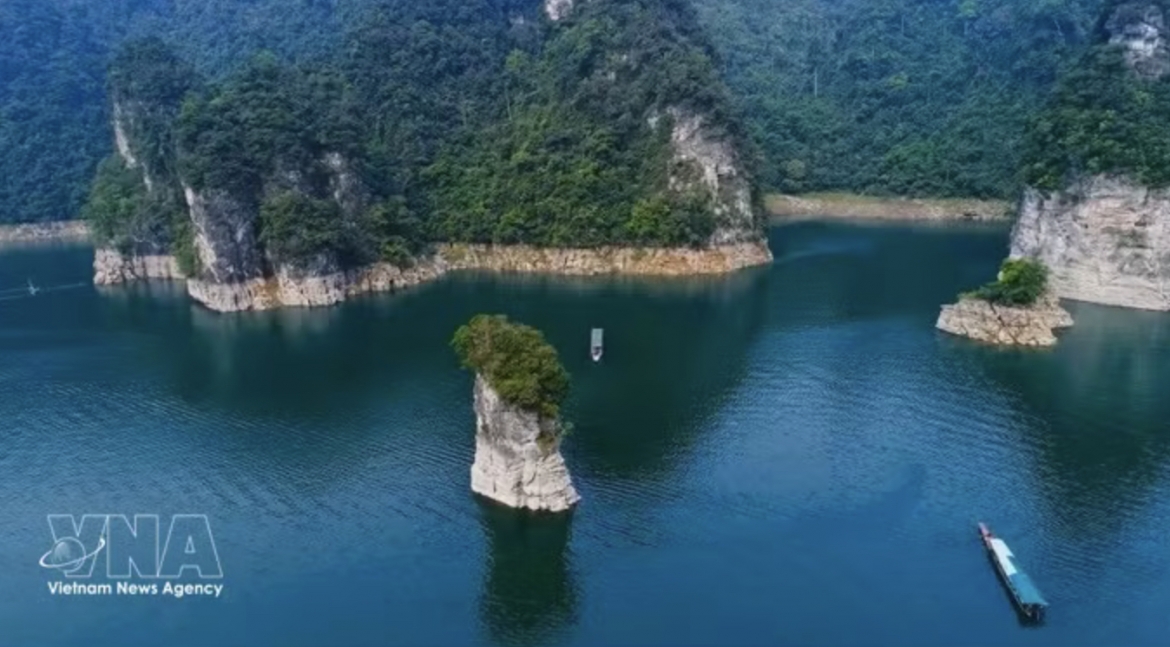 discovering inland ha long bay amid vast forests of tuyen quang picture 1