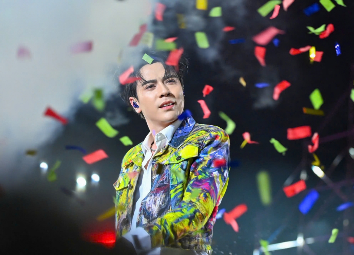 quang hung masterd, hoa minzy khien hon 20.000 khan gia bung no tai my Dinh hinh anh 11