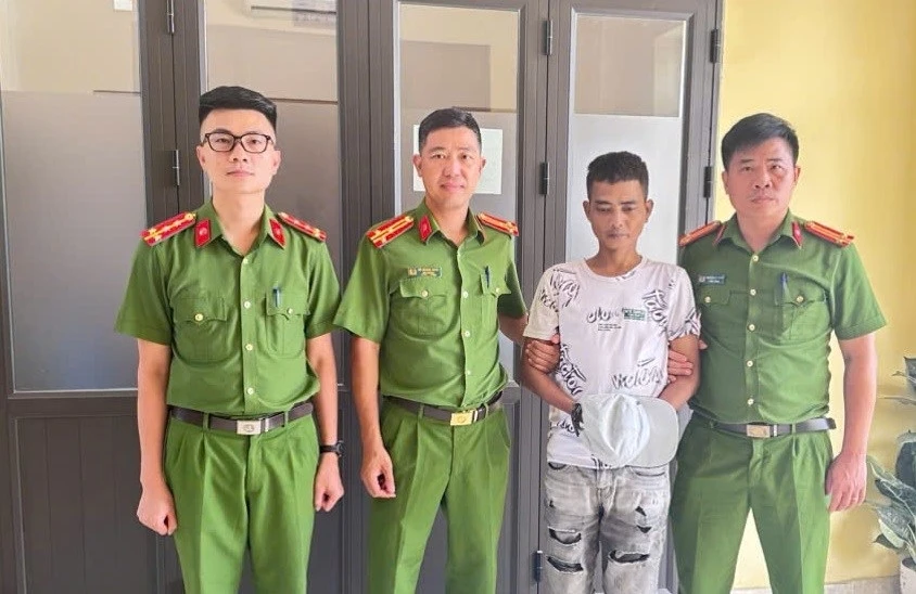 bat giu doi tuong truy na dac biet sau gan 6 nam lan tron hinh anh 1