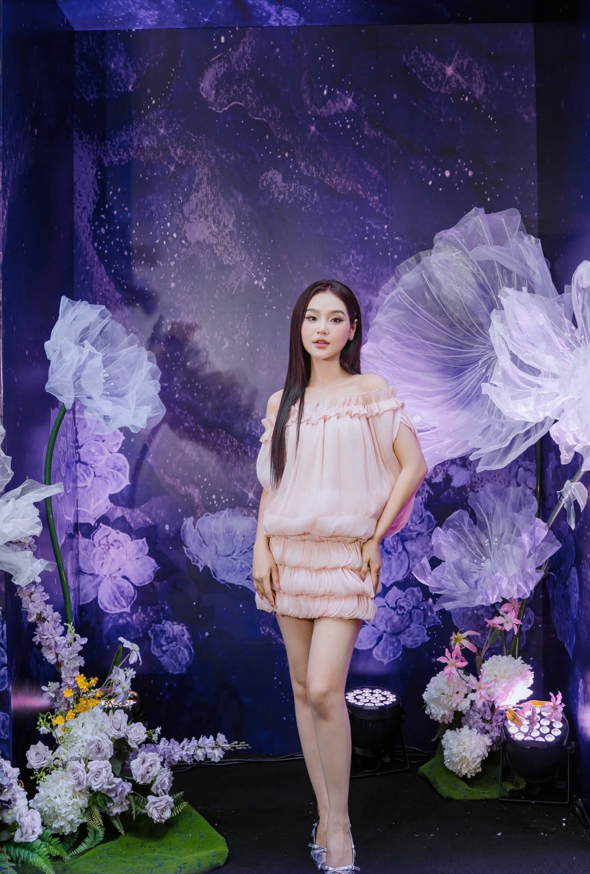 bi ghet vi dong tieu tam , cu thi tra gay chu y voi nhan sac ngoai doi hinh anh 3