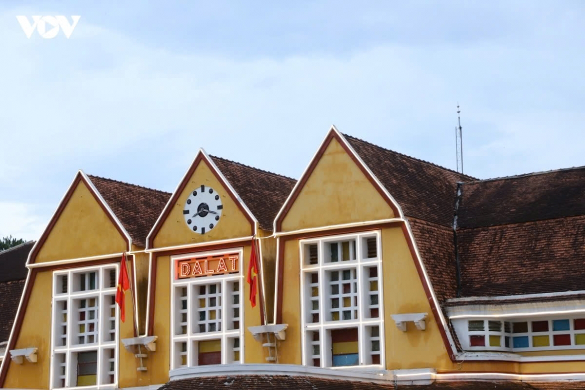 exploring da lat railway station and vietnam s historic rack railway picture 4