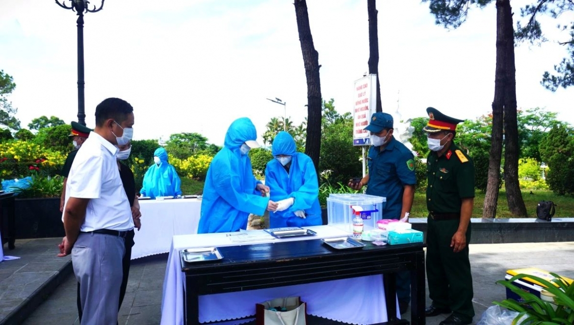 hue collects dna samples from 1,456 unidentified war martyrs graves picture 2