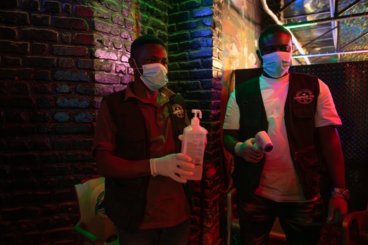 dich ebola dang lam thay doi cuoc song ve dem tai chdc congo the nao hinh anh 7