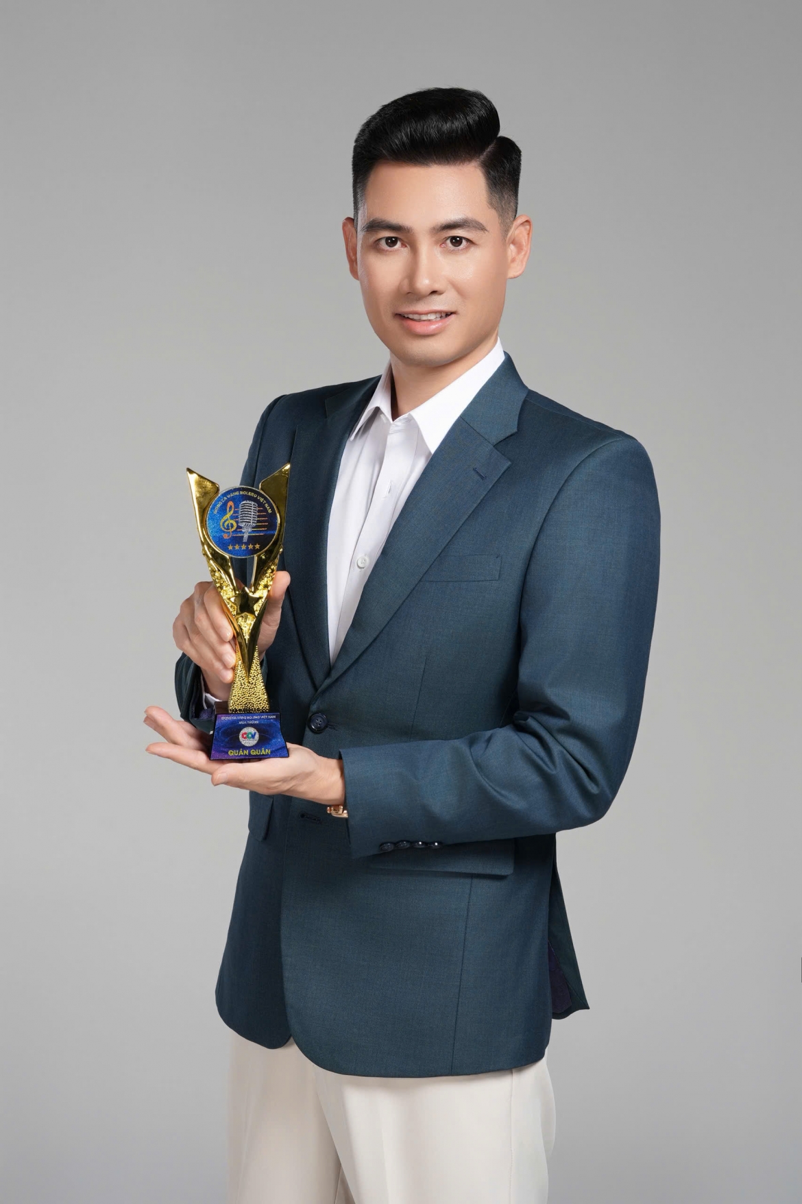 quan quan giong ca vang bolero tung thi truot dai hoc, di xuat khau lao dong hinh anh 3