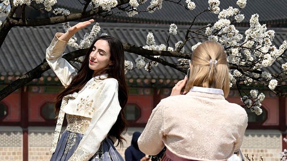 Vn ha Hanbok v BTS thay i tri nghim du lch cung in Hn Quc nh  th no?