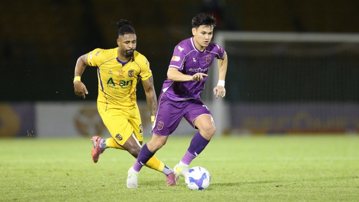 chuyen nhuong v-league tuyen thu viet nam chia tay clb tp.hcm hinh anh 1