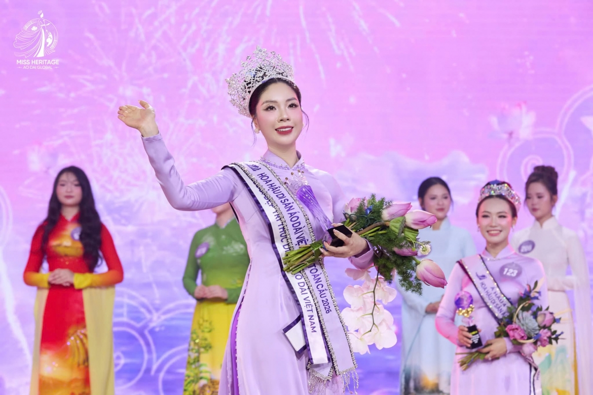 phung thi huyen my dang quang hoa hau di san Ao dai viet nam toan cau 2026 hinh anh 2