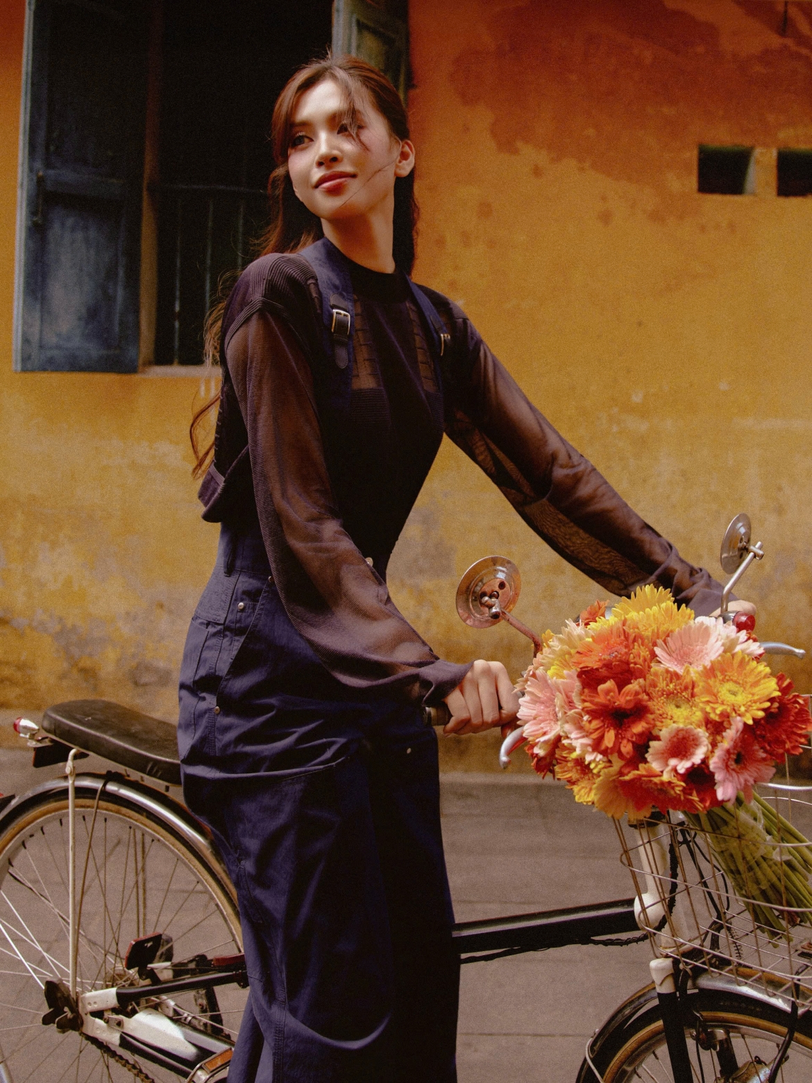 hoa hau tieu vy khoe nhan sac ruc ro trong bo anh chup tai que nha hoi an hinh anh 7