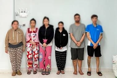 xoa o ma tuy trong nha nghi o can tho, bat giu 13 doi tuong hinh anh 2