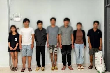 xoa o ma tuy trong nha nghi o can tho, bat giu 13 doi tuong hinh anh 1