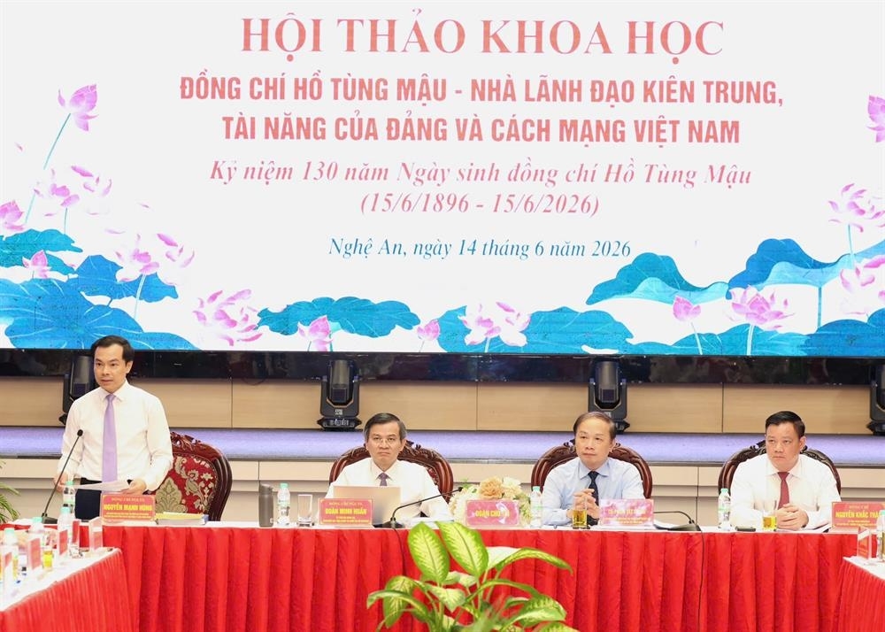 Dong chi ho tung mau - nha lanh dao kien trung, tai nang cua Dang hinh anh 1