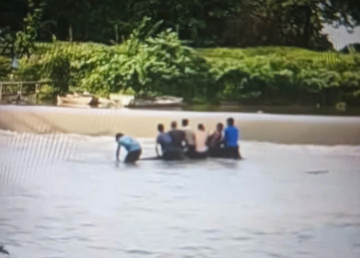 lat thuyen tren song serepok o Dak lak, 2 vo chong tu vong hinh anh 1