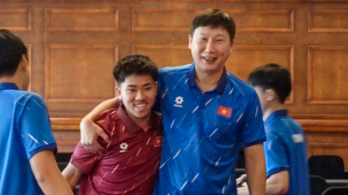 cau thu viet kieu ngo Dang khoa chia tay Dt viet nam hinh anh 1