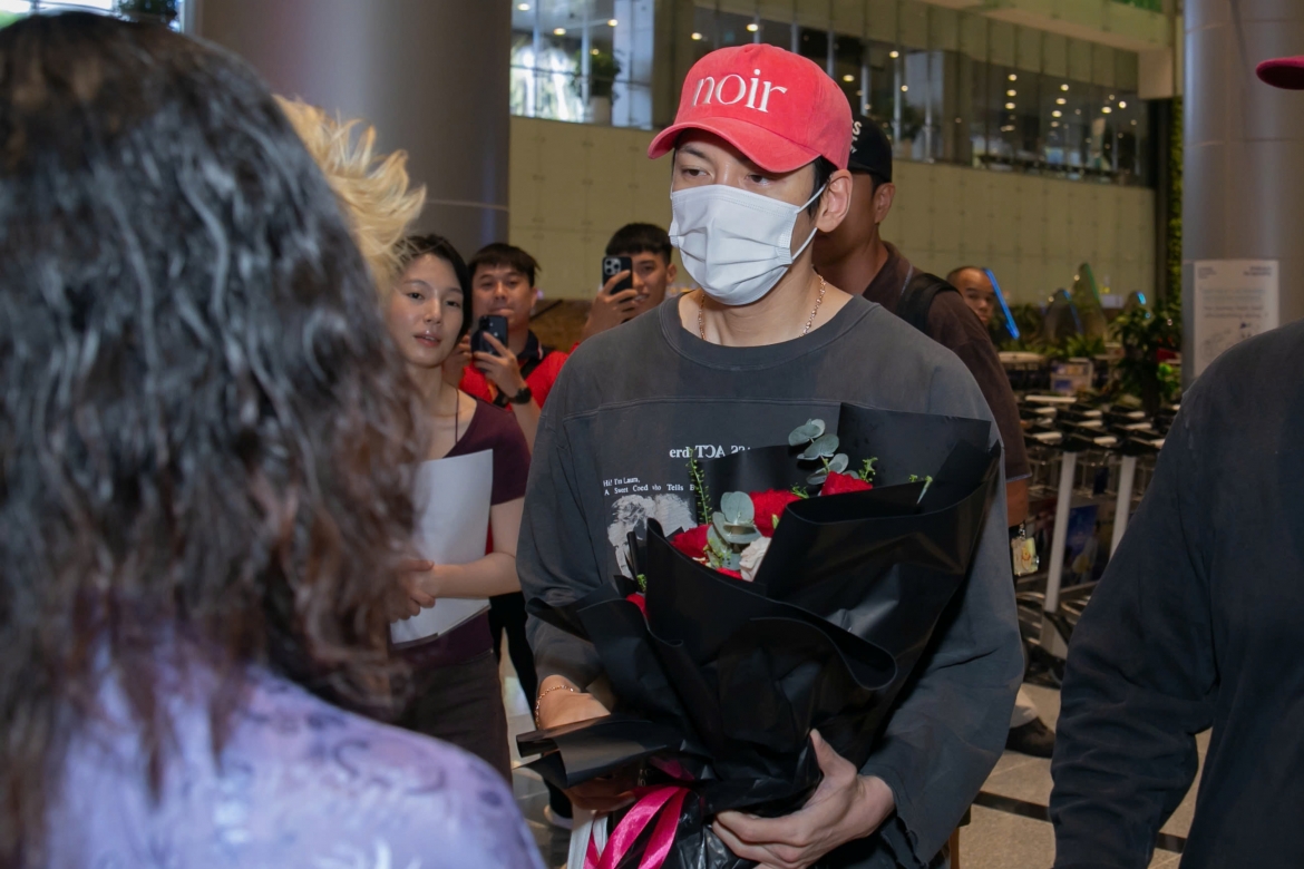 ji chang wook co mat tai Da nang, hang tram fan cho don o san bay hinh anh 1