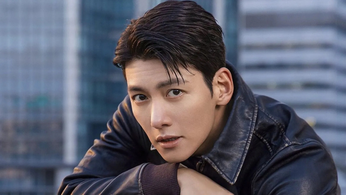 ji chang wook co mat tai Da nang, hang tram fan cho don o san bay hinh anh 5