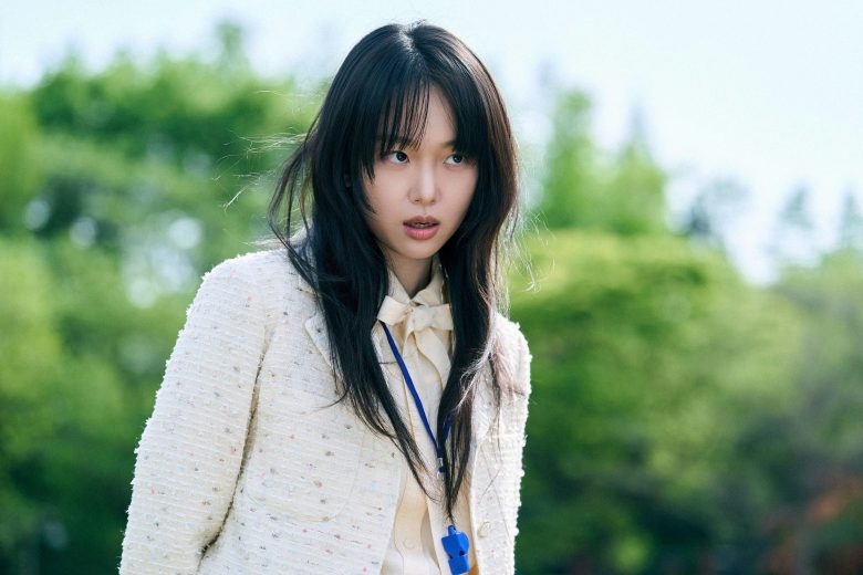 Jin Ki Joo bất ngờ bị chê diễn xuất giữa lúc Teach You a Lesson gây sốt