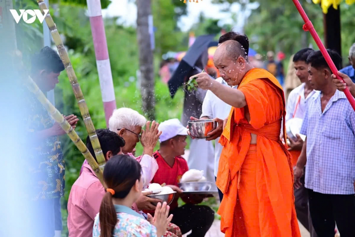bun komsan sroc peace-praying festival preserves khmer traditions in vinh long picture 12