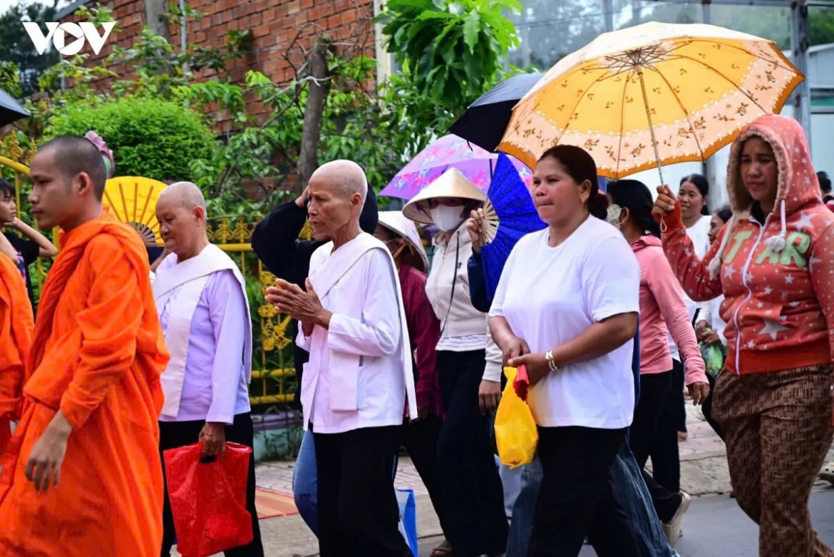 bun komsan sroc peace-praying festival preserves khmer traditions in vinh long picture 16