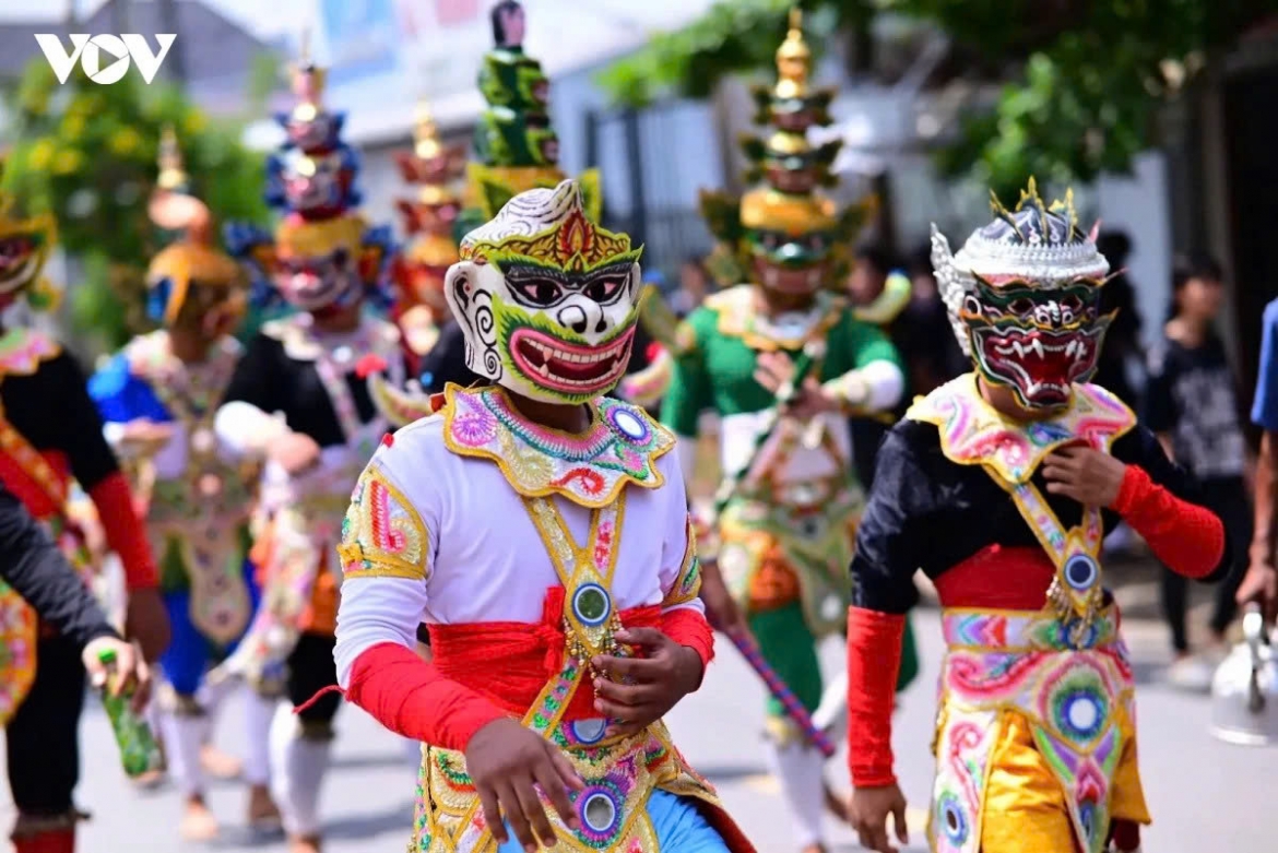bun komsan sroc peace-praying festival preserves khmer traditions in vinh long picture 4