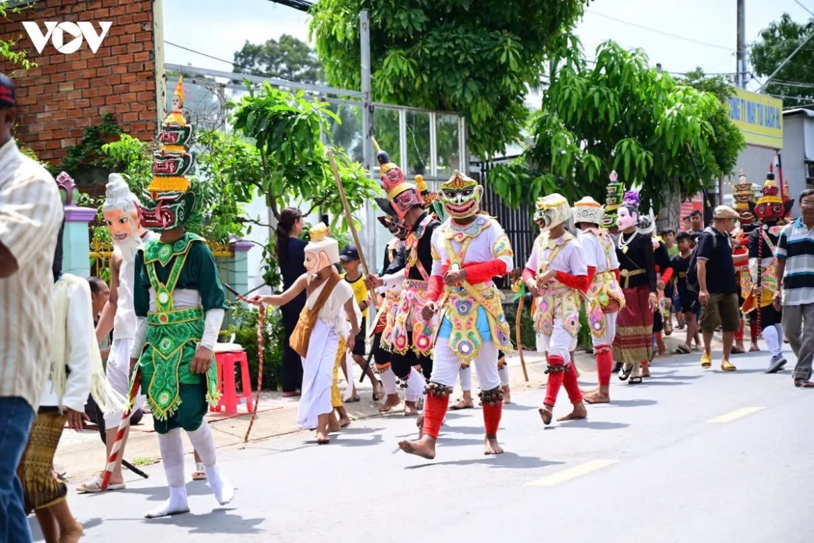 bun komsan sroc peace-praying festival preserves khmer traditions in vinh long picture 5