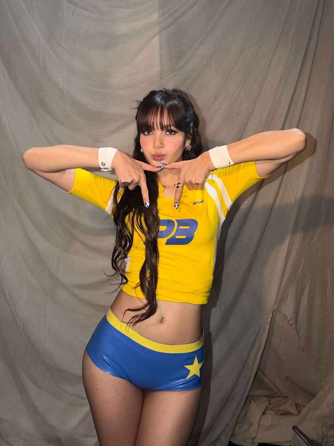 vi sao do hot cua lisa van chua co dau hieu ha nhiet hinh anh 2