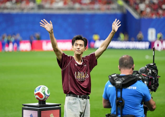 my nam vuong tin hen ho voi luu diec phi gay chu y tai world cup 2026 hinh anh 2