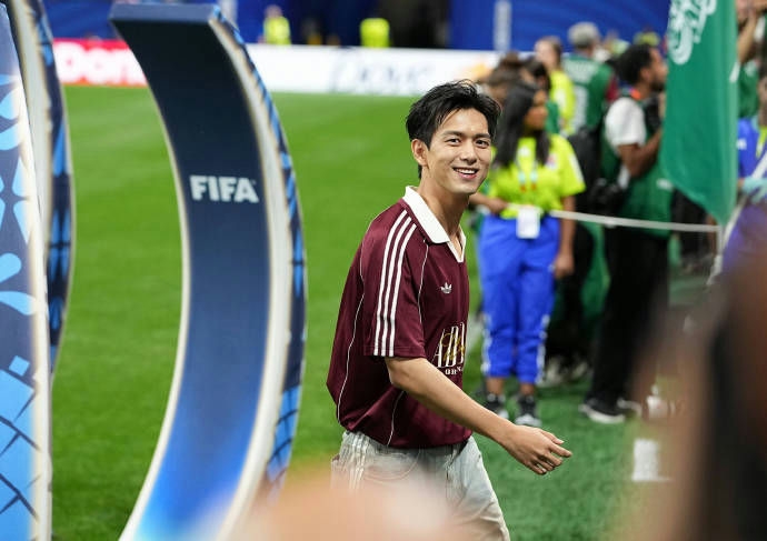 my nam vuong tin hen ho voi luu diec phi gay chu y tai world cup 2026 hinh anh 1