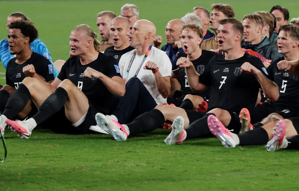 vuot qua vong bang world cup, haaland va dan sao na uy an mung dam chat viking hinh anh 5