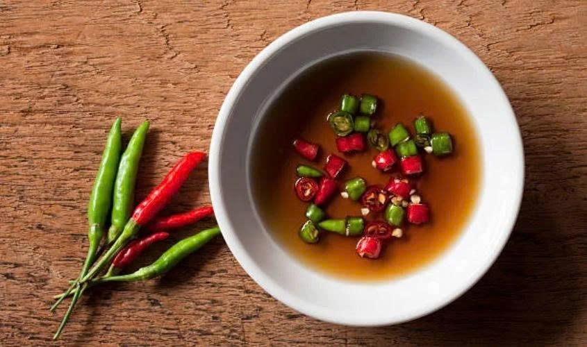 bat ngo luong calo trong nuoc mam An nhieu co beo nhu nhieu nguoi nghi hinh anh 1