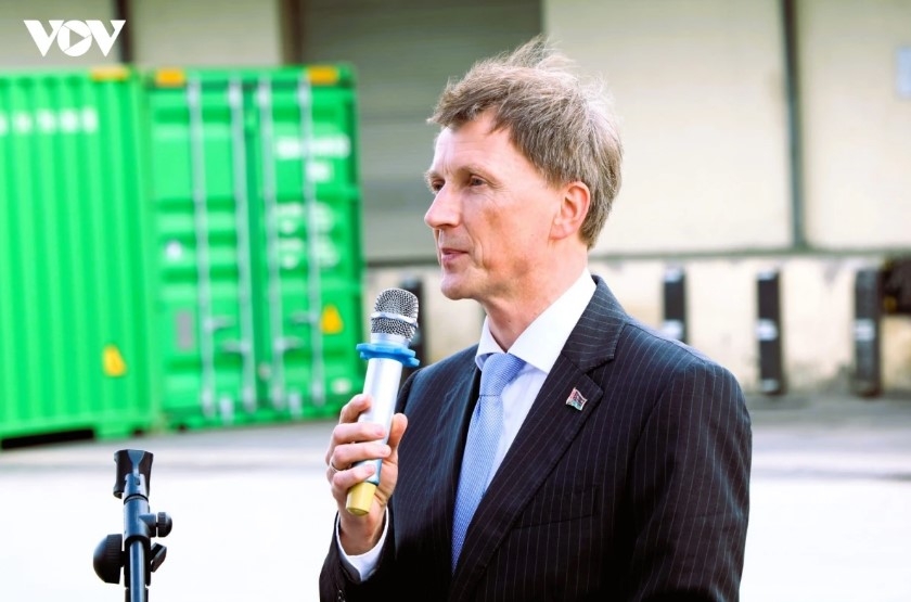 belarus aid shipment arrives for disaster-affected residents in quang tri picture 1