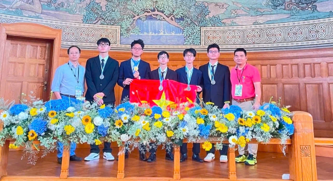 viet nam doat 5 huy chuong tai olympic vat ly chau Au hinh anh 1