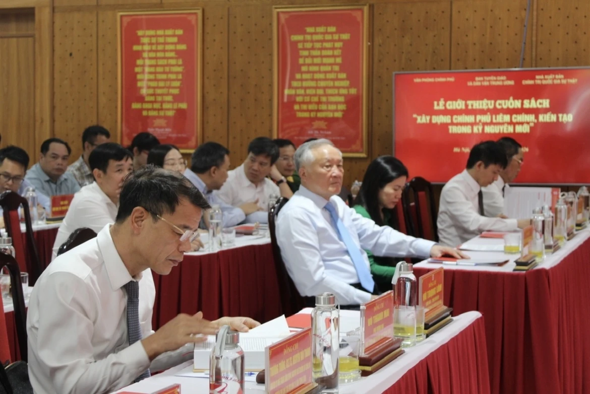 Giới thiệu sách của nguyên Phó Thủ tướng Thường trực Chính phủ Nguyễn Hòa Bình