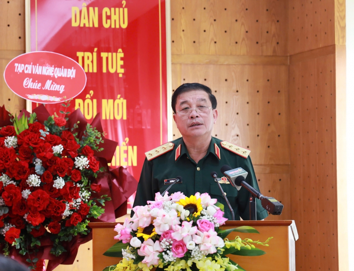 ra mắt sách của Đại tướng nguyễn trọng nghĩa về công tác tư tưởng của Đảng hình ảnh 3 ra mat sach cua Dai tuong nguyen trong nghia ve cong tac tu tuong cua Dang hinh anh 3