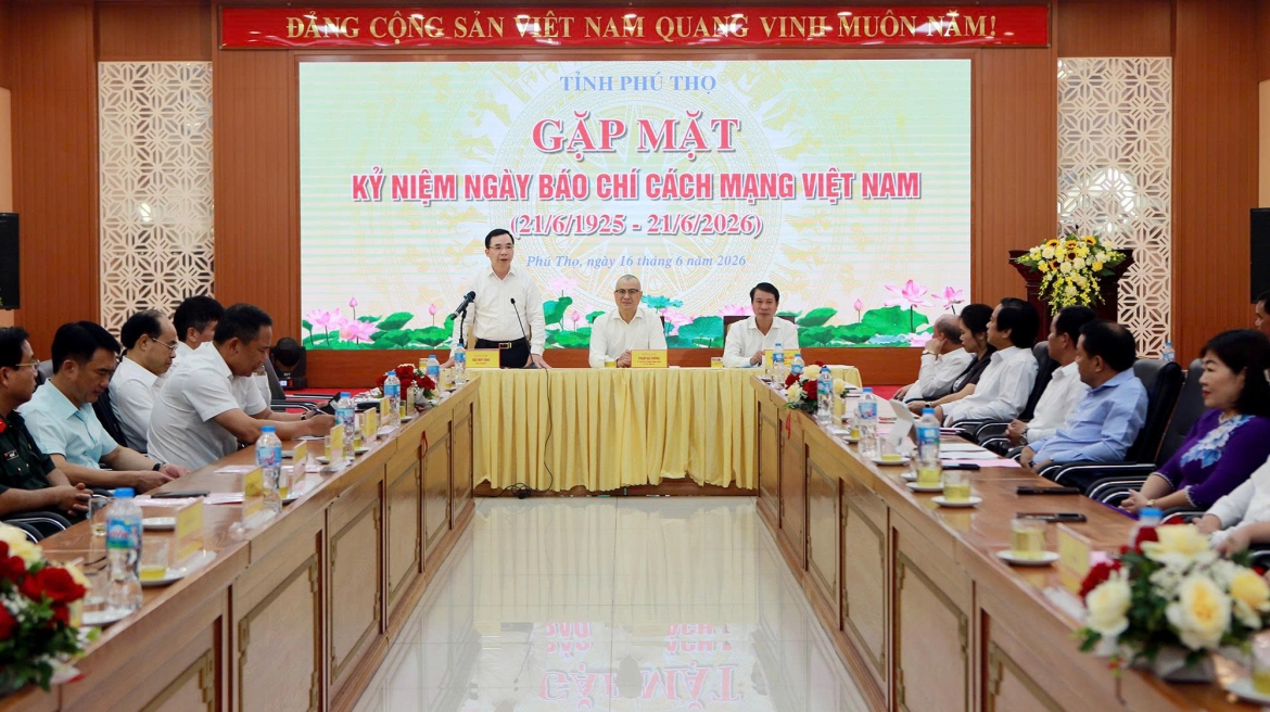 bi thu phu tho sau mot nam hop nhat, phu tho chon cach lang nghe tu co so hinh anh 1