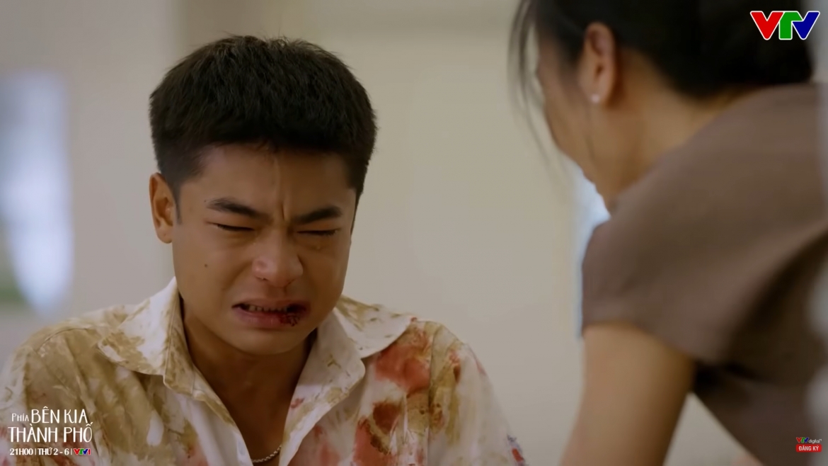 phia ben kia thanh pho khan gia khoc het nuoc mat vi bi kich cua cuong va khue hinh anh 5